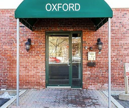 3rd image of 170 Oxford St Unit 404