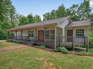 506 Deer Ridge Rd, Byrdstown, TN 38549