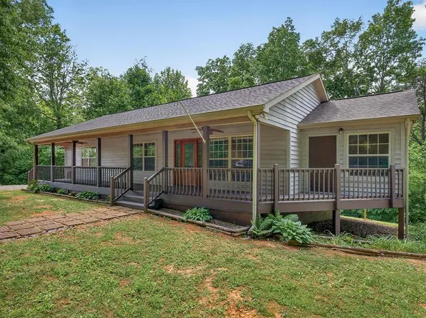 506 Deer Ridge Rd, Byrdstown, TN 38549