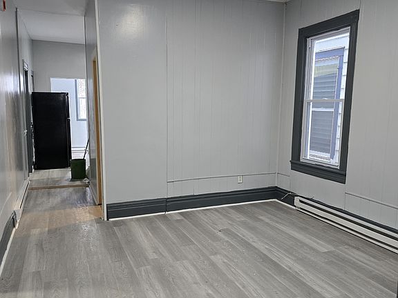 3rd image of 3318 7th Ave #1