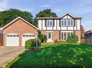 1177 Grand Blvd, Oakville, ON L6H 2V2