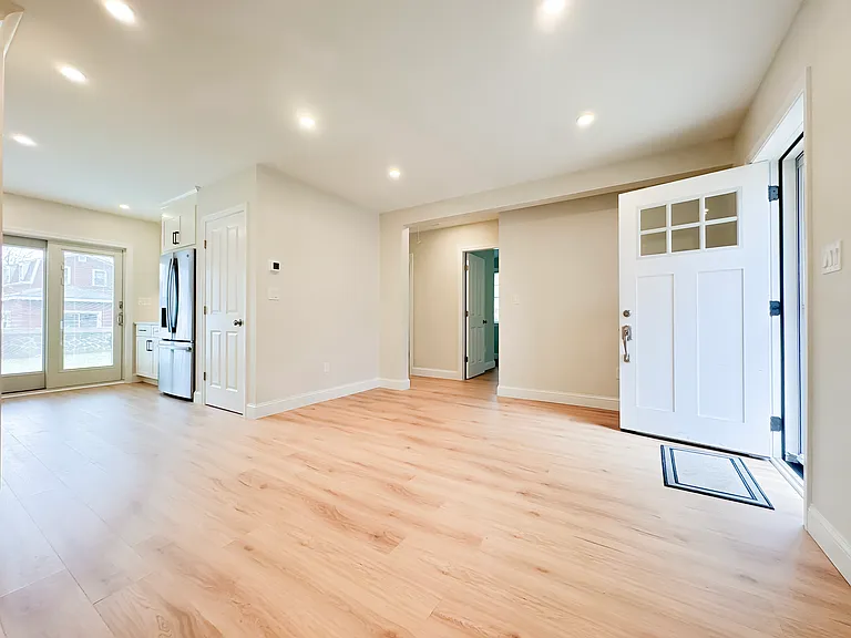 40 Walter St #A — Photo 23