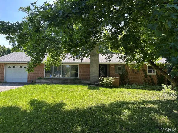 4905 Michael Dr, Godfrey, IL 62035