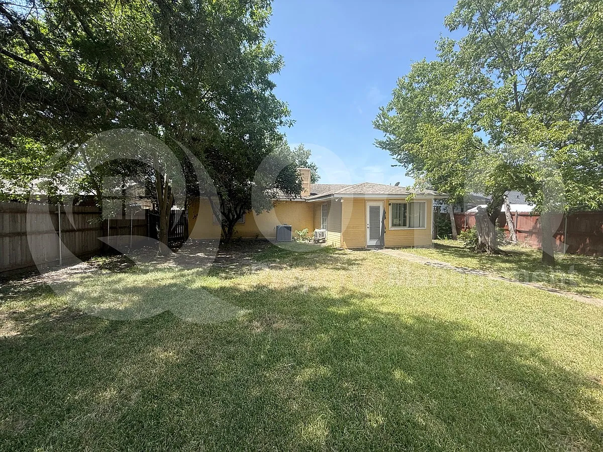 3 bed, 2.0 bath, 1483 sqft, $1,725 — Photo 4