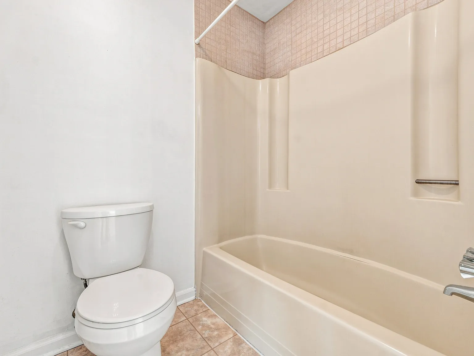 2 bed, 2.5 bath, 1250 sqft, $1,850 — Photo 2
