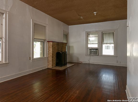 5th image of 734 W Theo Ave