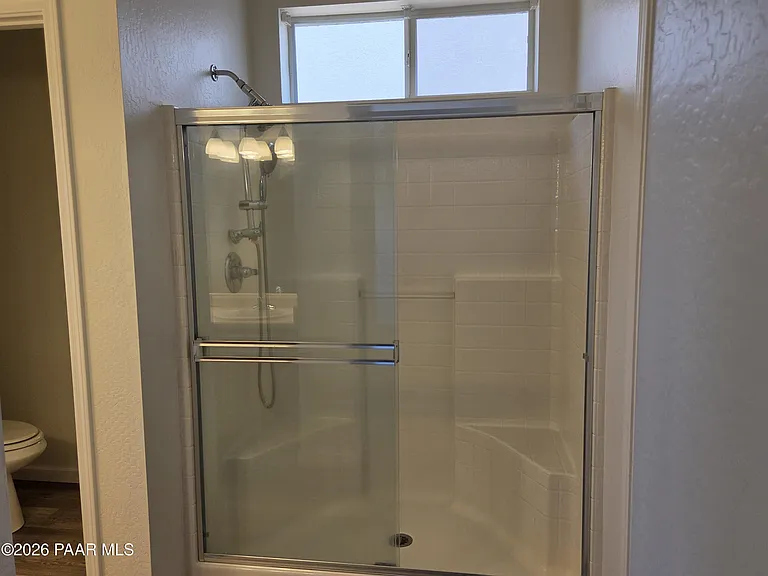 556 N Robles St — Photo 16