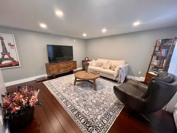 18-20 Holman St #20A, Shrewsbury, MA 01545
