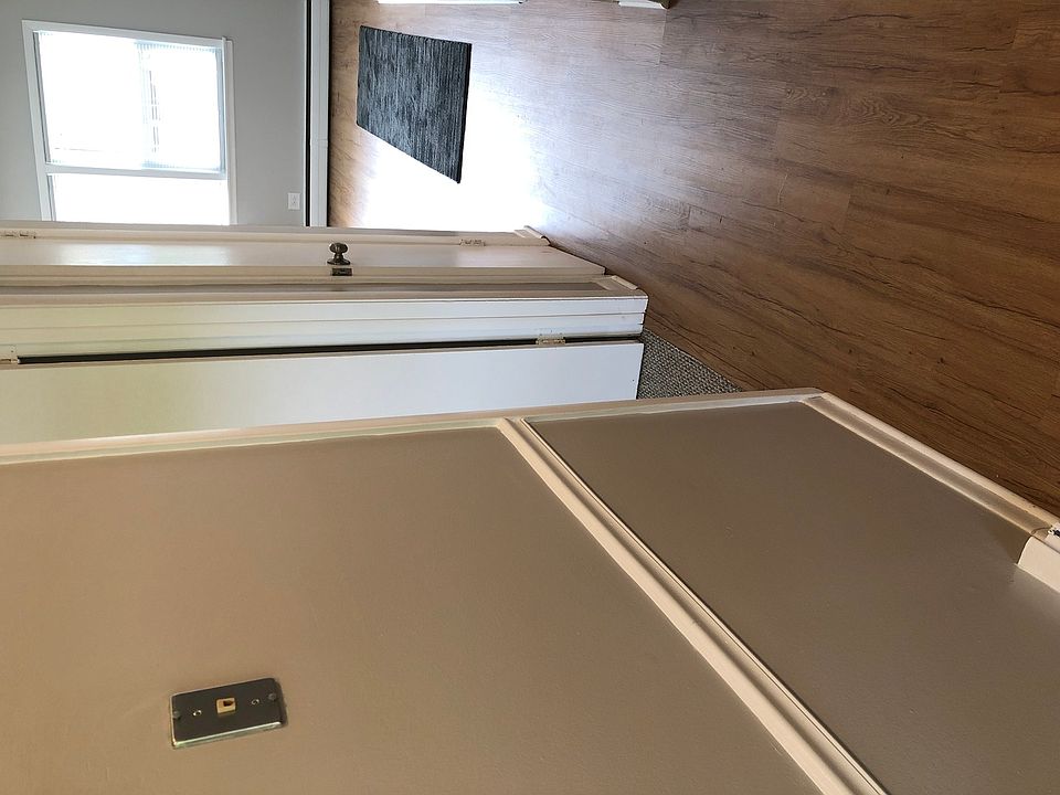 2nd image of 1118 W Hawthorne St APT H