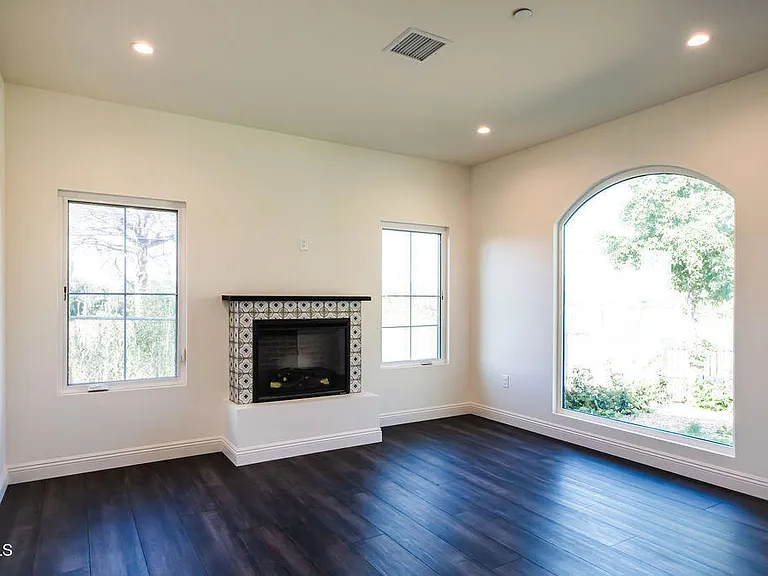 2628 Glenrose Ave — Photo 4