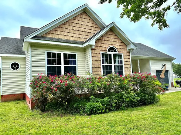 21149 Mill St, Cape Charles, VA 23310