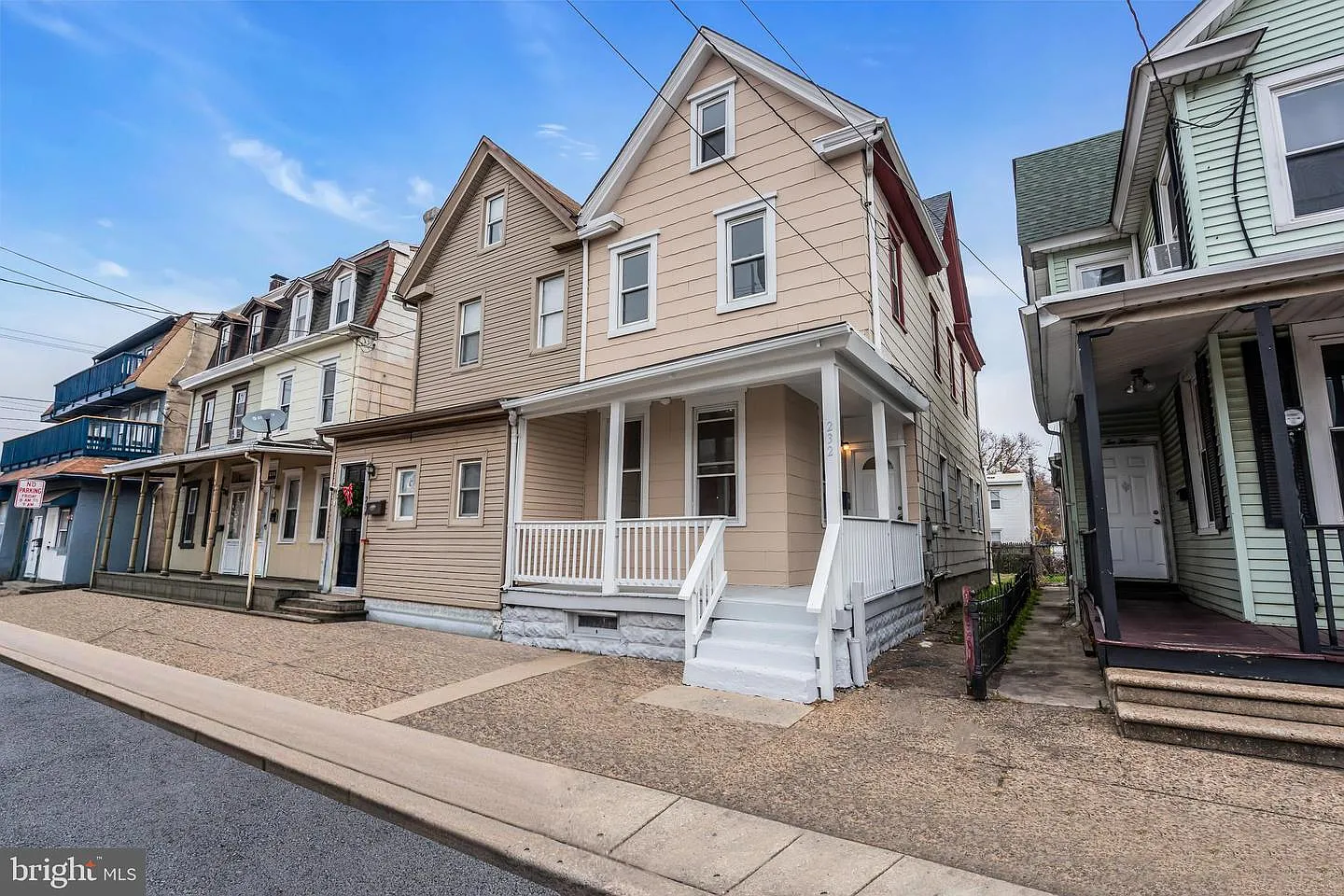 232 N Broadway photo 1