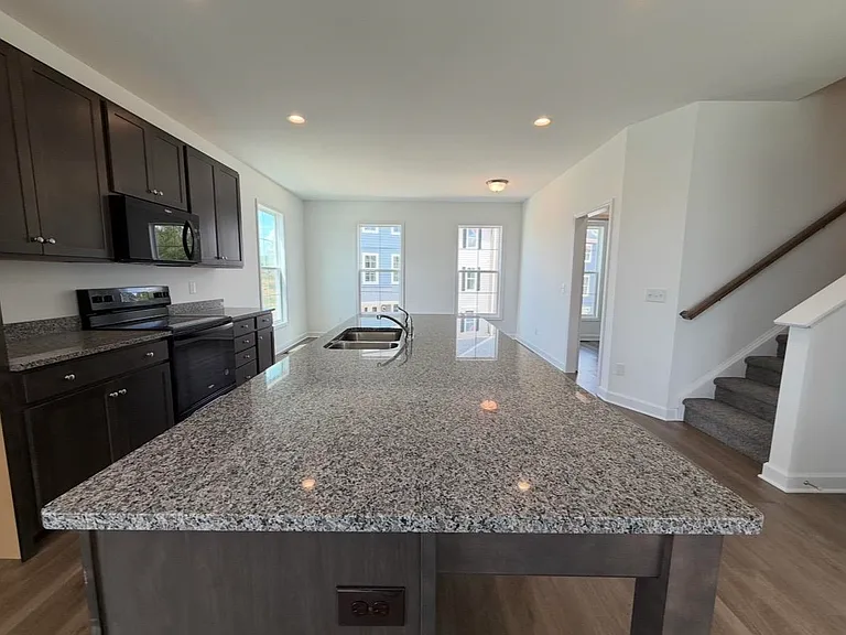 1073 Balsam — Photo 28