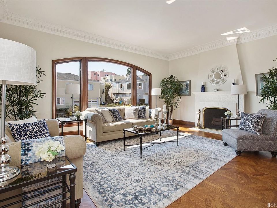 1st image of 985 Darien Way