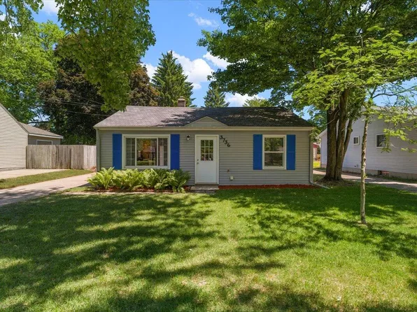 3736 Groveland Ave SW, Wyoming, MI 49519