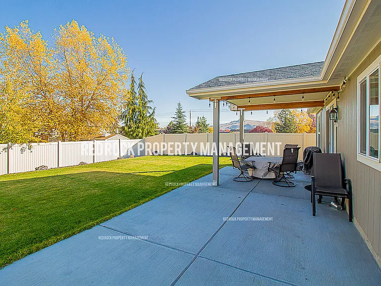 18431 E Selkirk Estates Rd — Photo 24