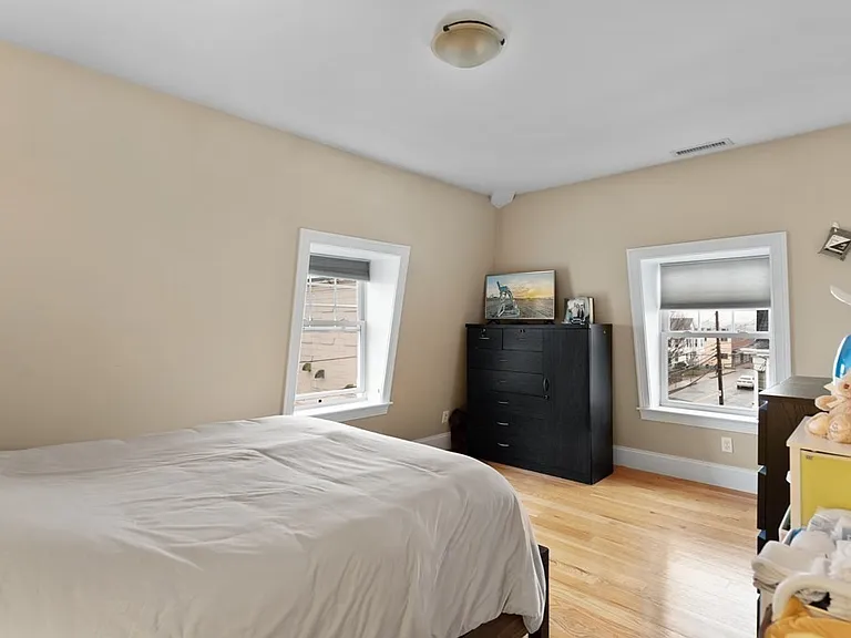 75 Pine St #31 — Photo 10