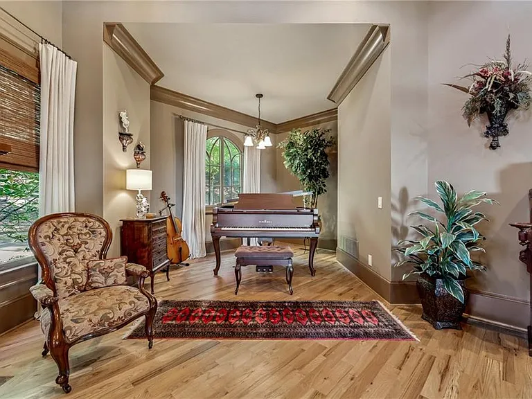 6407 Grand Marina Cir — Photo 37
