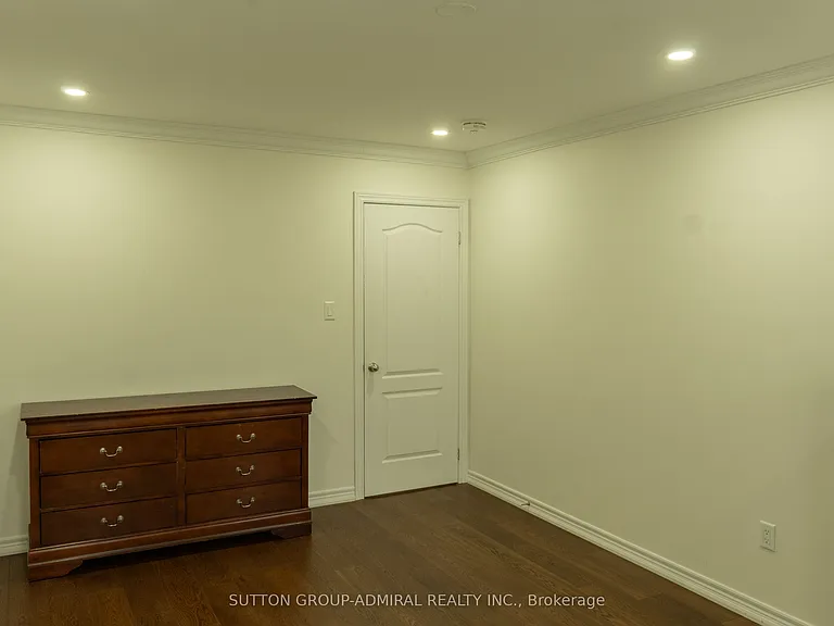29 Wendelyn Dr #MAIN 2ND FLOOR — Photo 24