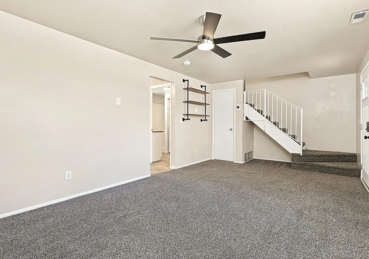 Charming 3 Bed, 2 Bath Pet-Friendly Home with Carport Parking & Included Washer/Dryer! - Availabl... — Photo 4