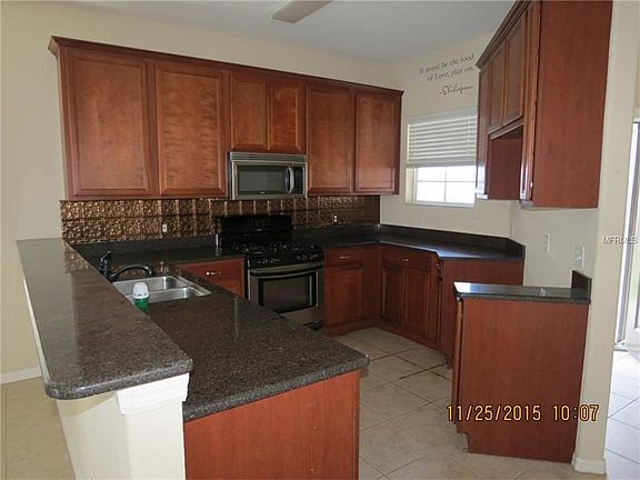 3rd image of 6925 Surrey Oak Dr