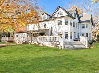 4 Pinewood Rd, Old Westbury, NY 11568