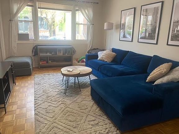 3rd image of 1824 N Bissell St #1