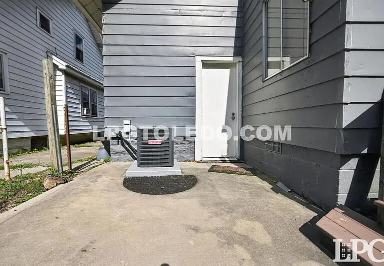 544 Woodsdale Ave — Photo 25