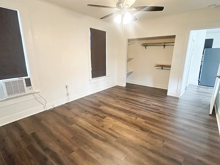 320 E Dewey Pl #9 — Photo 9