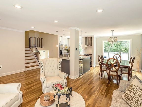 4th image of 102 Colony Ln