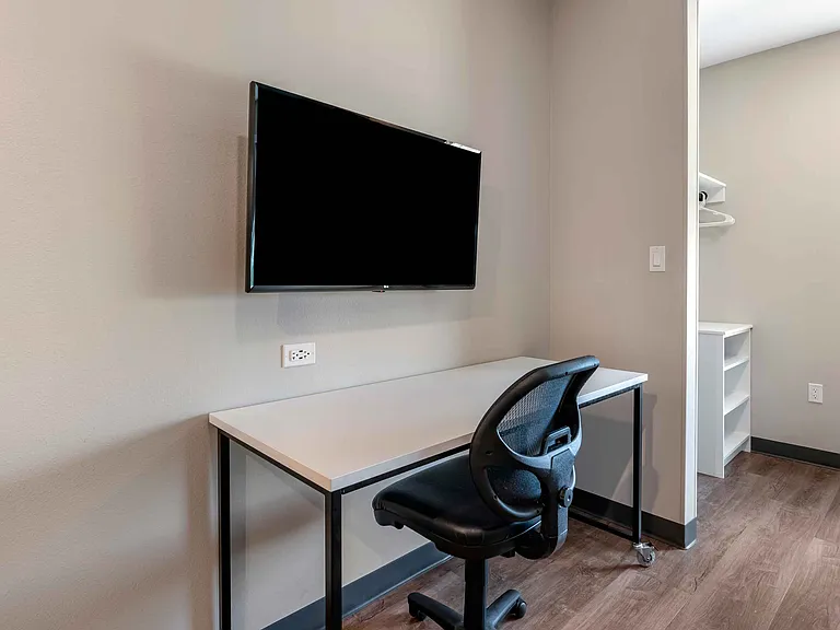 Studio Suite - 1 Queen Bed