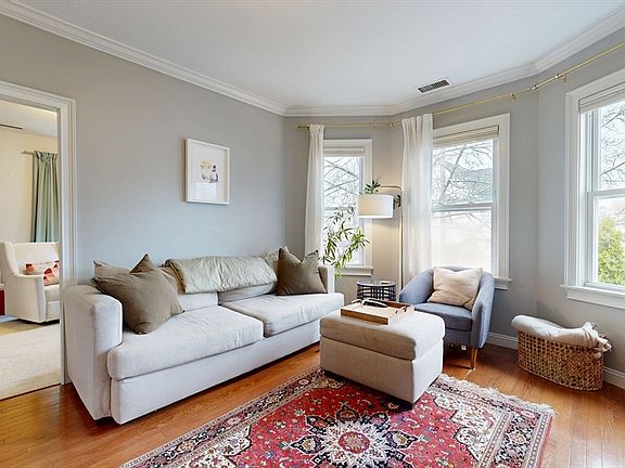 4th image of 25 Wellington St APT 1