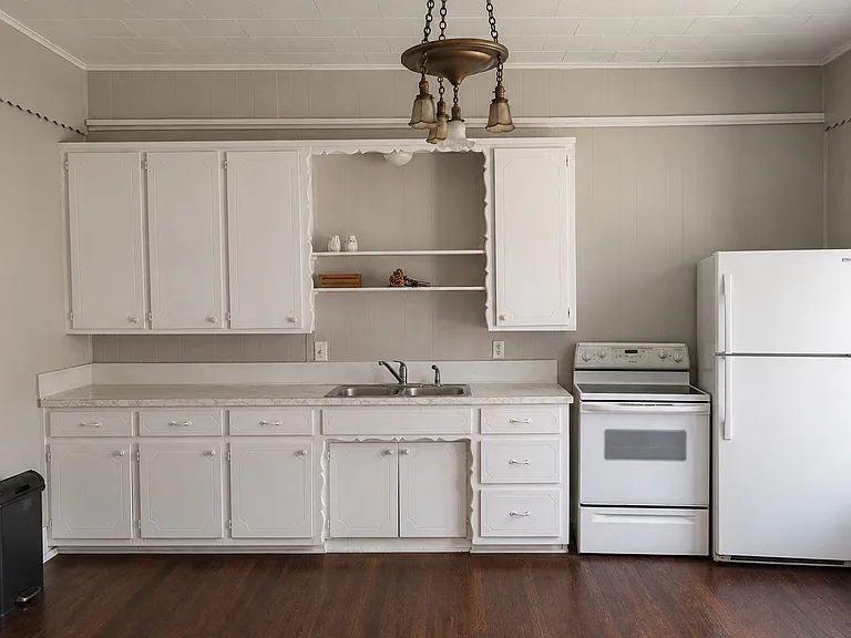1513 Washington St — Photo 3