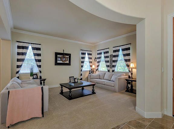 4th image of 1689 Stone Canyon Dr