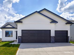 1729 Tuscany Dr SE, Altoona, IA 50009