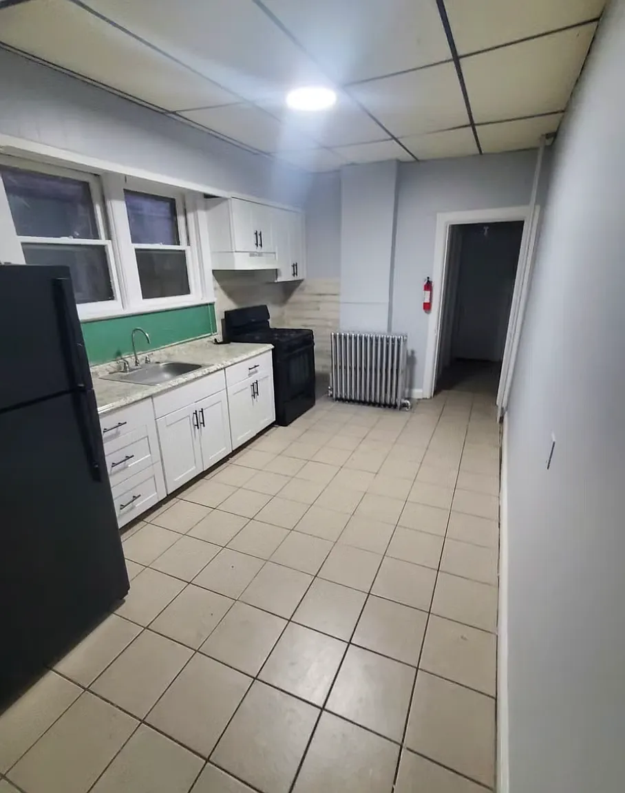 4 bed, 1739 sqft, $2,000 — Photo 1