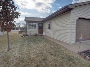 1067 Terrace Dr, Onalaska, WI 54650