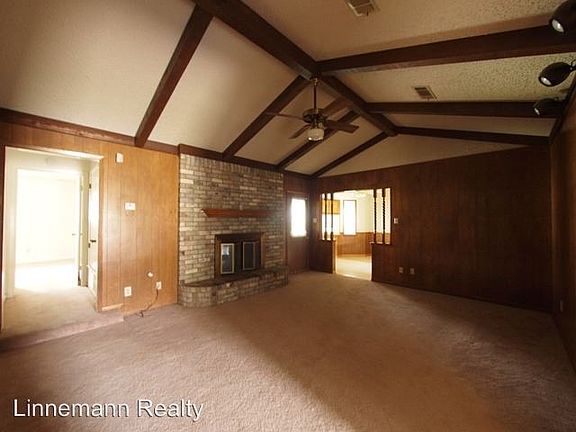 3rd image of 808 Cliffside Dr