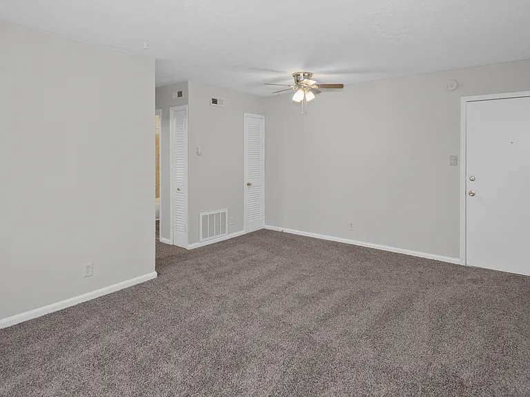 2514 Frankfort Ave #2 — Photo 5