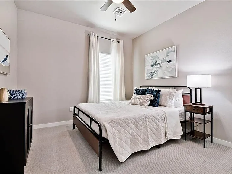281 W Ash St #3 — Photo 10