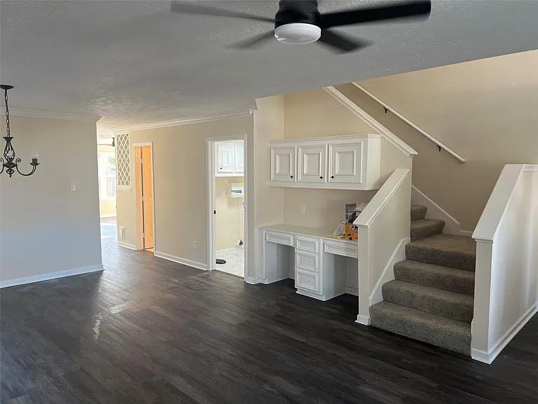 8023 Carmel Cir — Photo 4