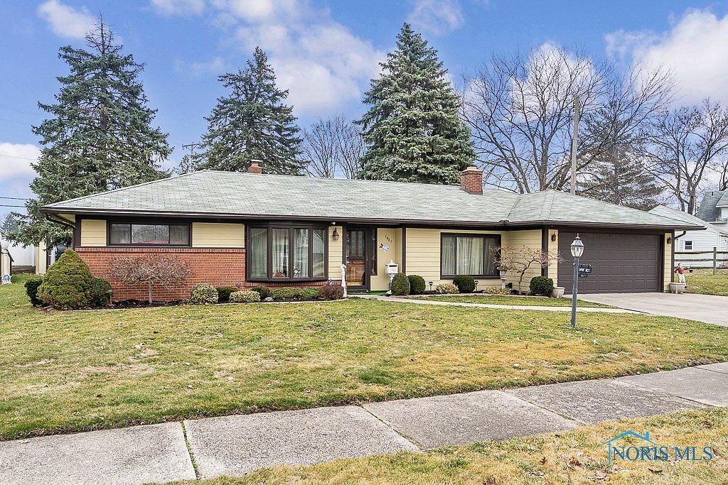 1827 Byron Pl, Oregon, OH 43616 Zillow