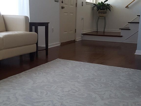 5th image of 622 Gardenia Ave