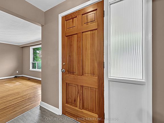 5th image of 18 Romulus Dr