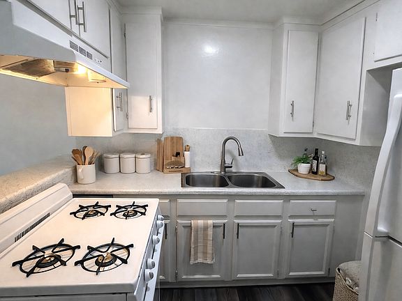 3rd image of 12437 Harris Ave
