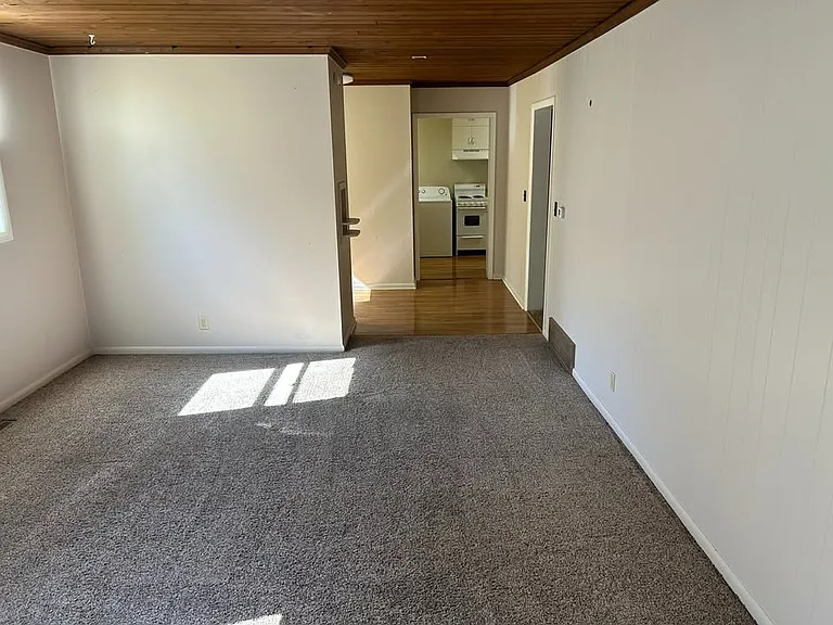 328 Johnston St #3 — Photo 8