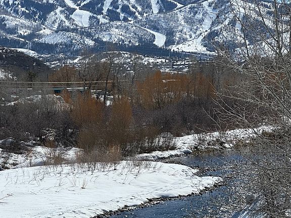 2nd image of 1920 Bridge Ln