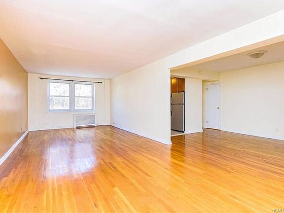 3rd image of 440 Warburton Ave APT 5B
