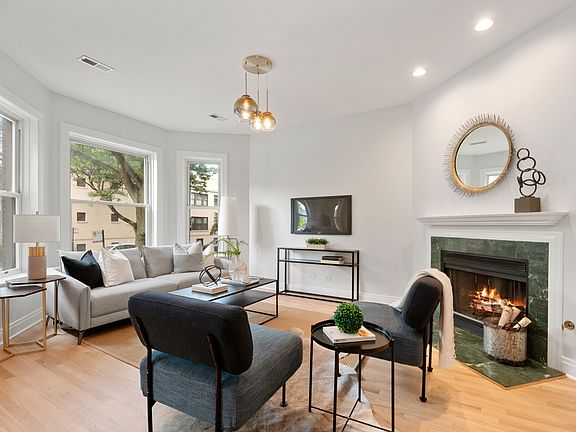 2nd image of 1227 W Foster Ave #1E
