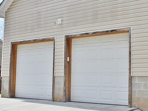 4th image of 5859 Silver Ct